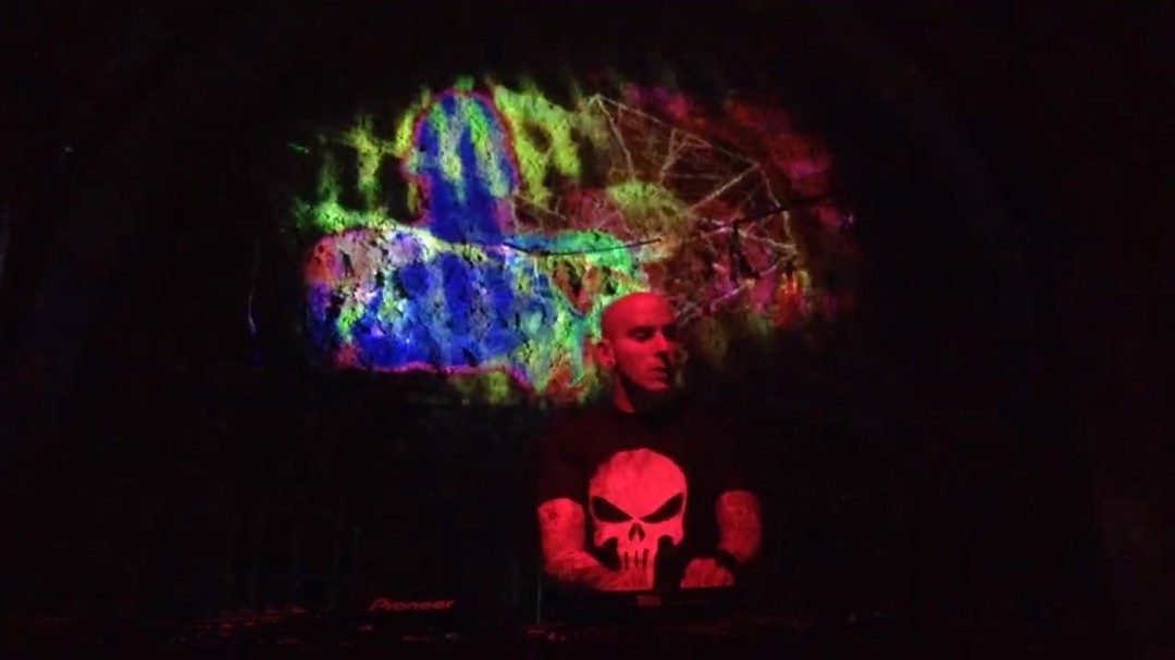 Visual Show and Interactive mapping in Trance Family Made by @vjravenl…