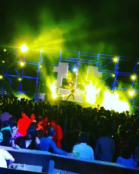 Seven Fest @sevenfestcasares Visuales @vjravenlight #vj #visual #carlo…