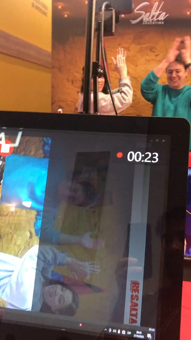Desarrollo grabación estilo trend de TikTok En el stand de la provinci…